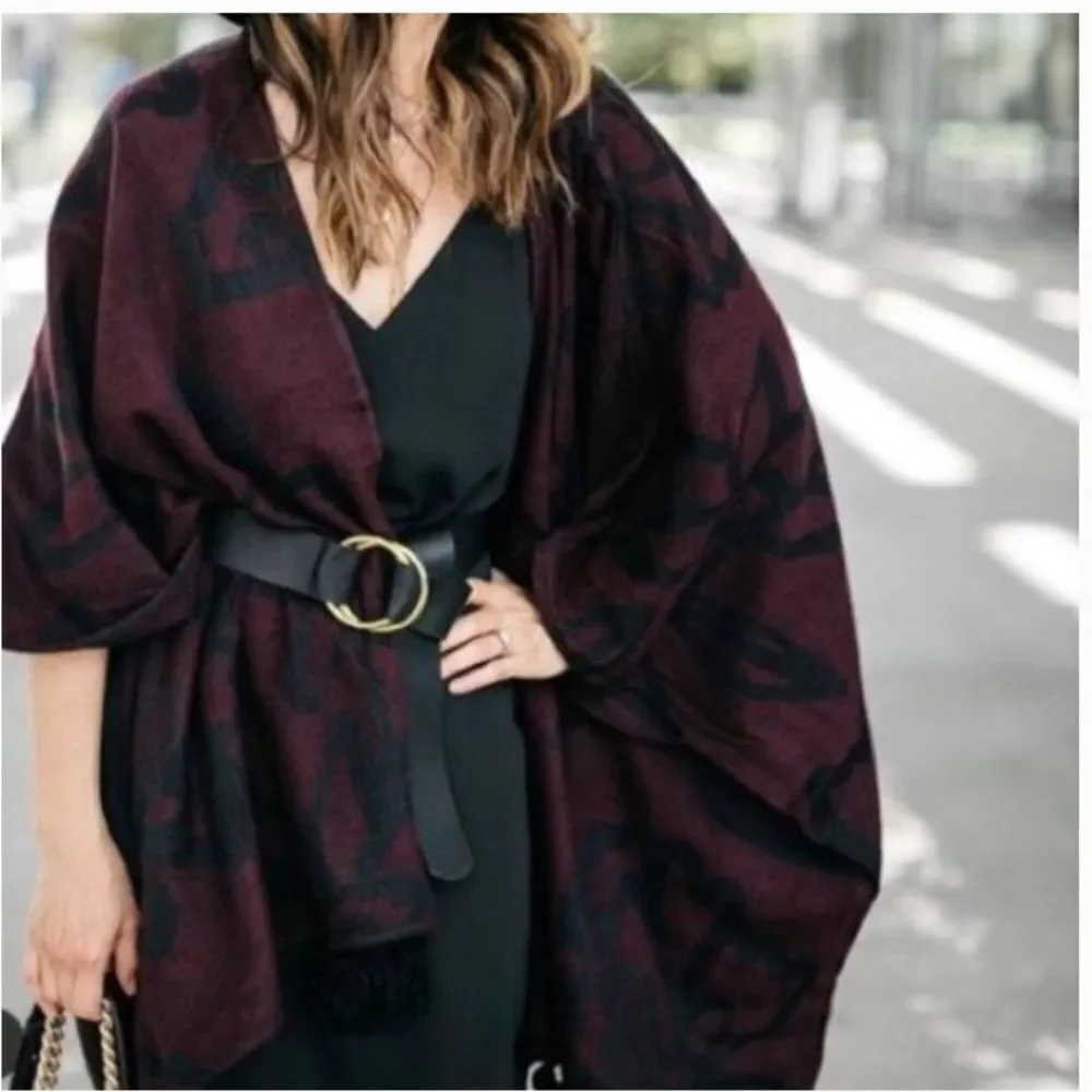 $228 Cleobella Rachel Zoe Sevigny Bordeaux Oversize Tassle Cardigan One Size - Picture 3 of 10